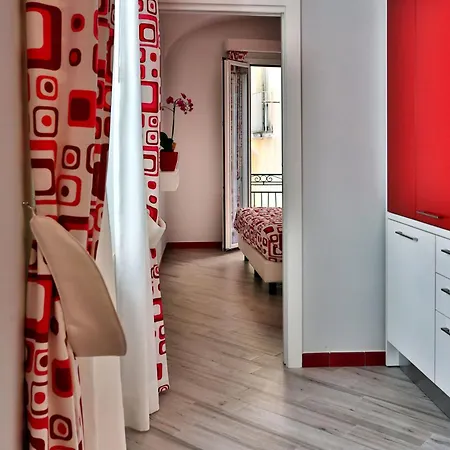 Design Centro Storico 아파트호텔 4*