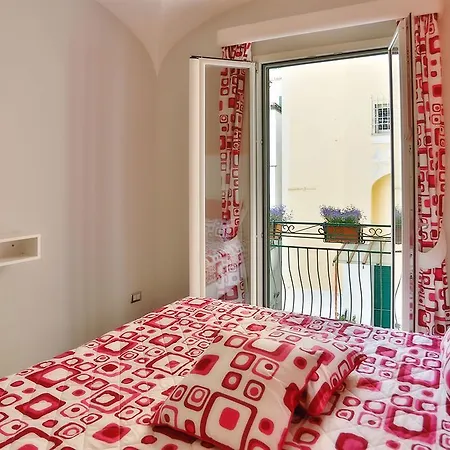 Design Centro Storico 아파트호텔 4*
